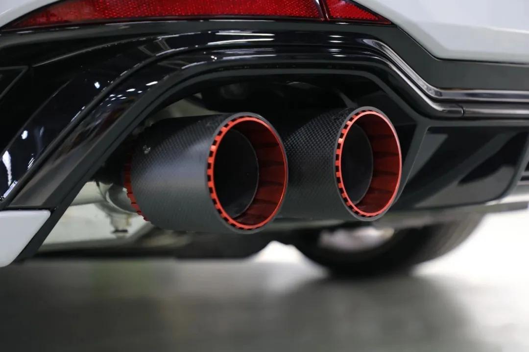 两天一套贴膜,三天一套排气,土豪的改装简直壕无人性