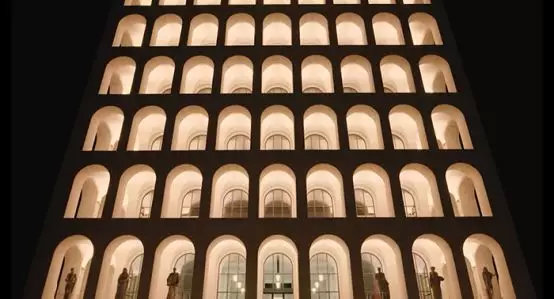 将灯光“玩成”了电影般的视觉盛宴-2019设博会访谈之王军