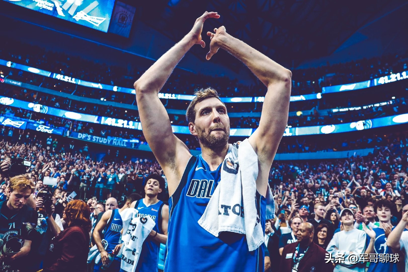 德克诺维茨基生涯主场最后一战,年轻德克诺维茨基