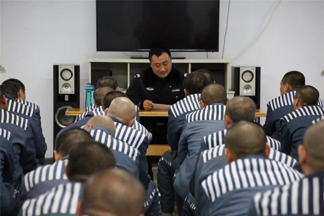 北京监狱教服刑人员说“out”“diss”“skr”