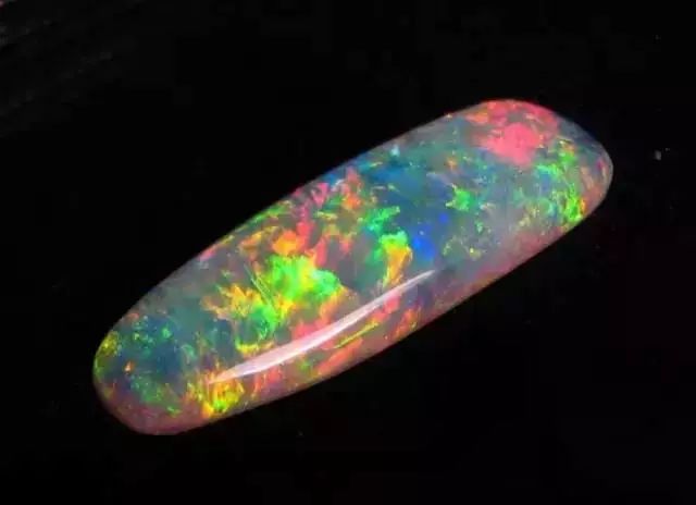 会发光的蛋白石就是欧泊？教你几招鉴别的法子