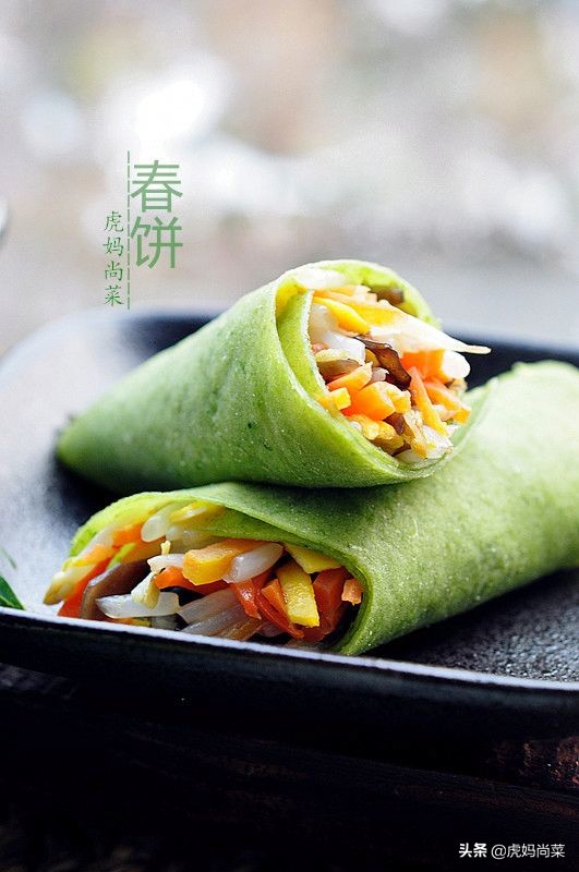 春饼这样做薄如蝉翼劲道又好吃,薄如蝉翼的春饼和面比例