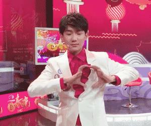 你为偶像做了哪些努力,你为自己做过疯狂的事