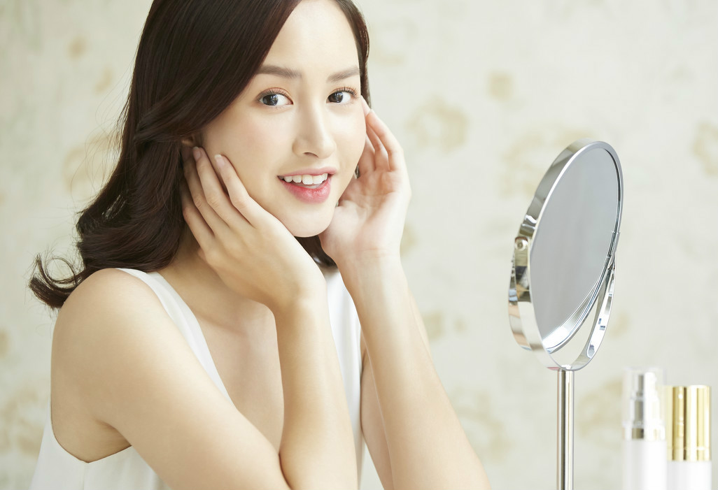 红霉素软膏可以淡化色斑吗,红霉素软膏淡化黑色素