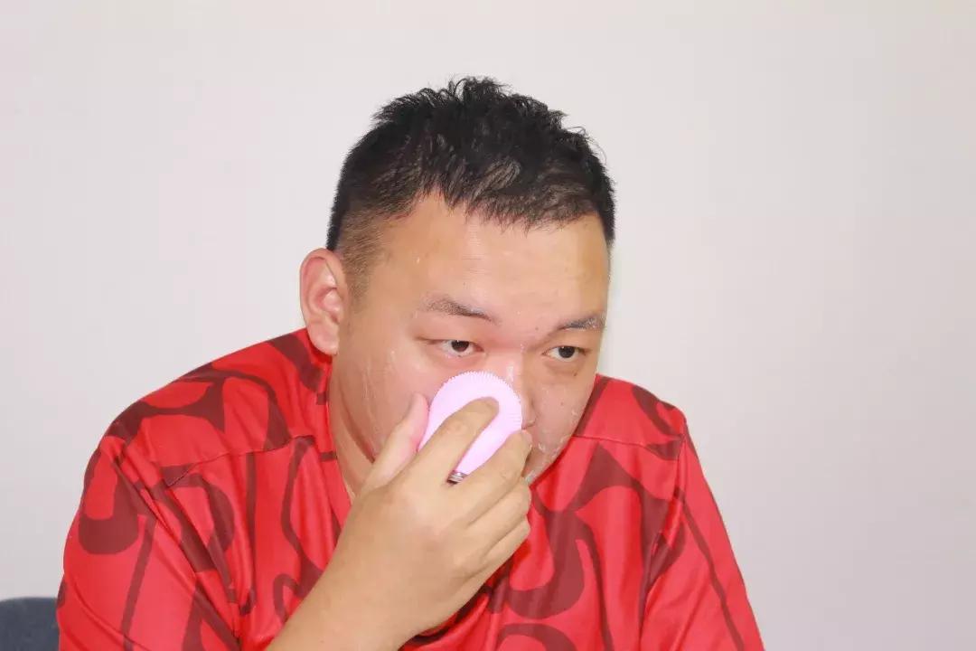 用鸡蛋清去黑头要几分钟,用鸡蛋清去黑头的方法步骤