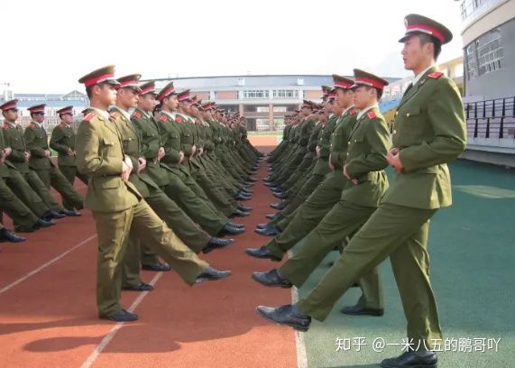 哪些职业对身高和形象要求高,身高要求180以上的职业