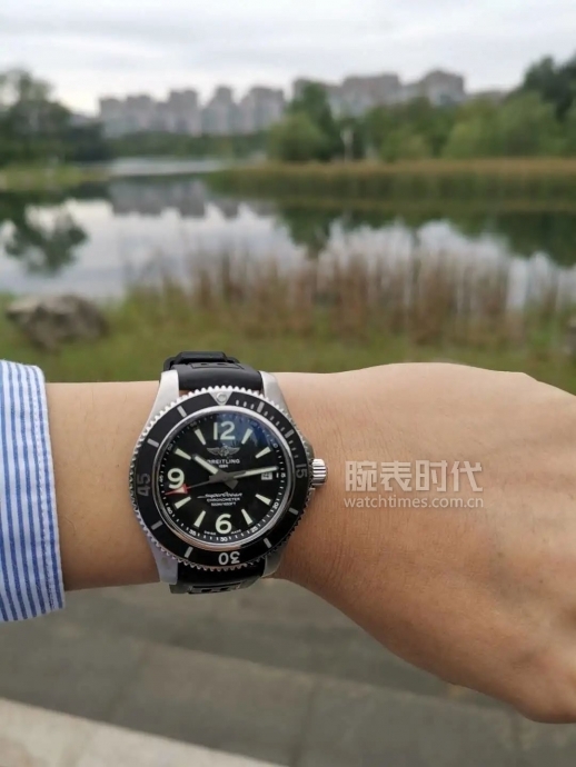 网友晒自己微信好友数量,网友晒1300手表