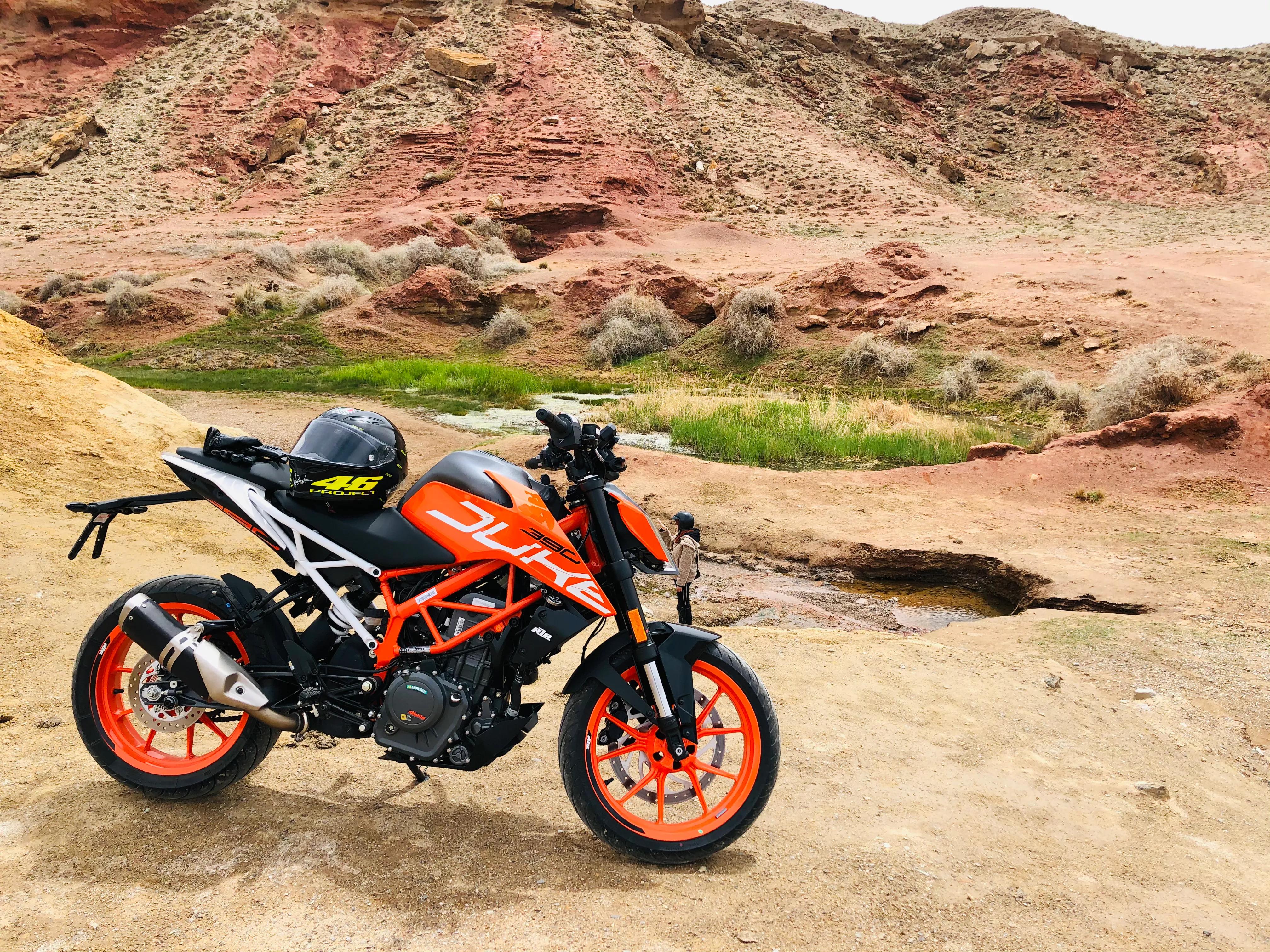 ktm390和杜卡迪795哪个值得购买,老款ktm杜克390值得入手吗
