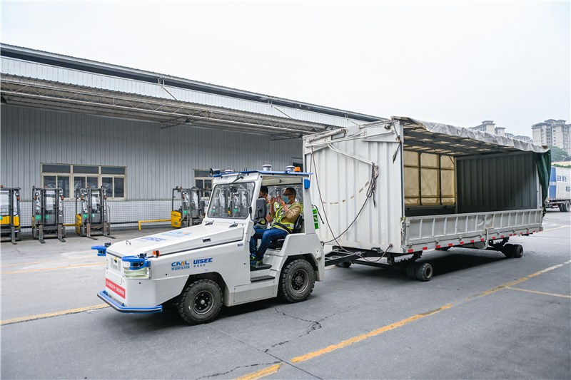 “智造车企，解码逆扬”，走进长安民生物流，感受无人配送魅力