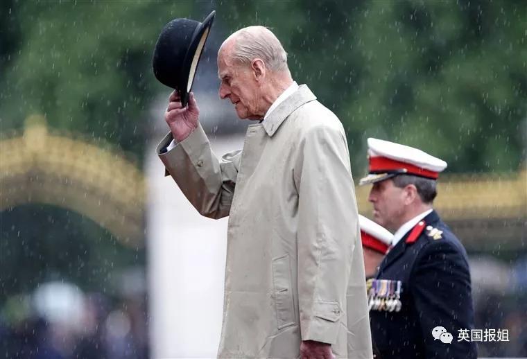 骂王子怼女王、100岁还在飙车，不愧王室最倔老头…