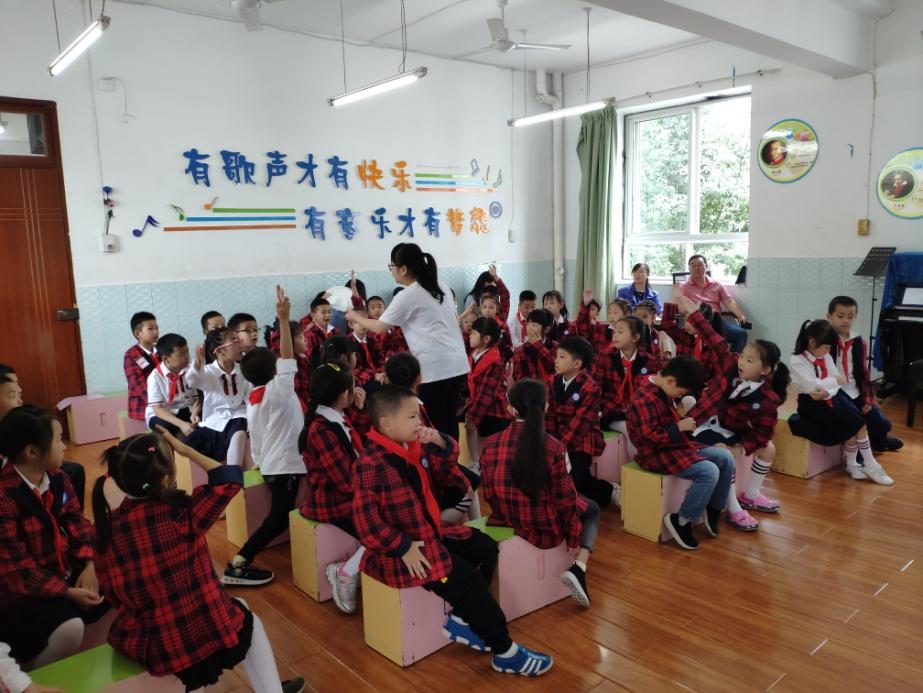 龙泉驿区实验小学：学科专家指方向学科视导助成长