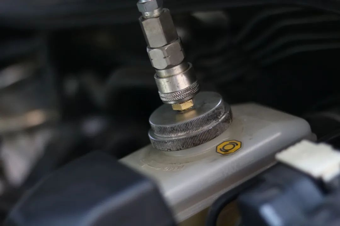 怪兽修车:翻新一辆2005年凌志LS430,当年百万经典车,满血复活