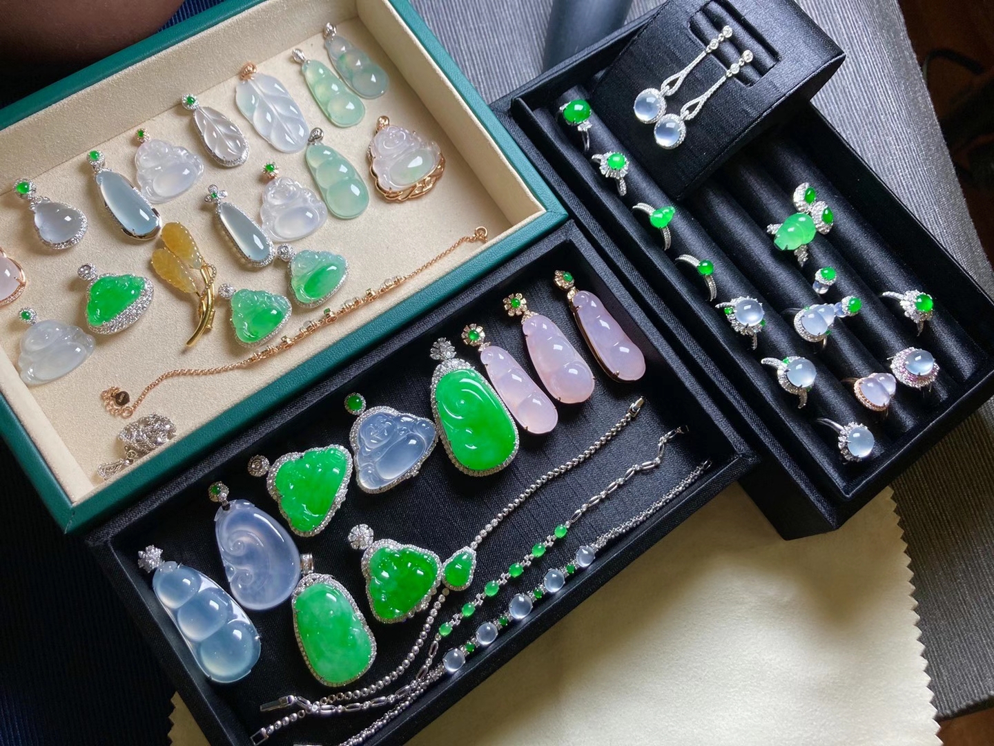 哪些黄金首饰可以减龄又百搭,总有一款适合你珠宝首饰