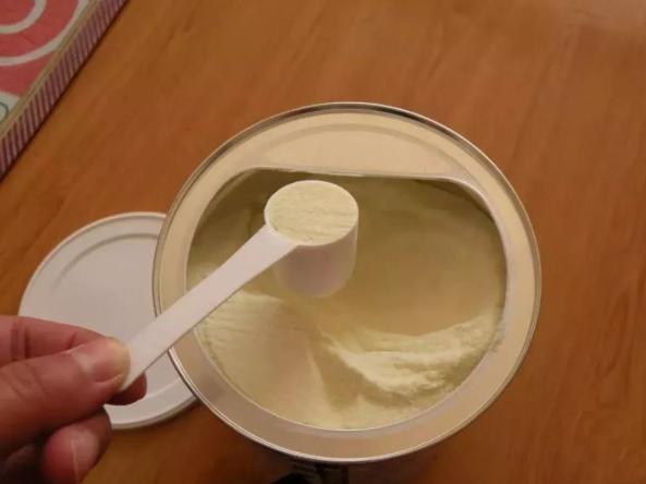 宝宝喝奶粉上火的解决办法视频,宝宝吃奶粉上火能冲稀点吗