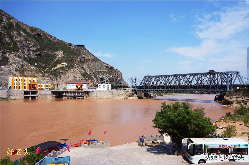 床车自驾游吃住在车上,床车自驾吃住