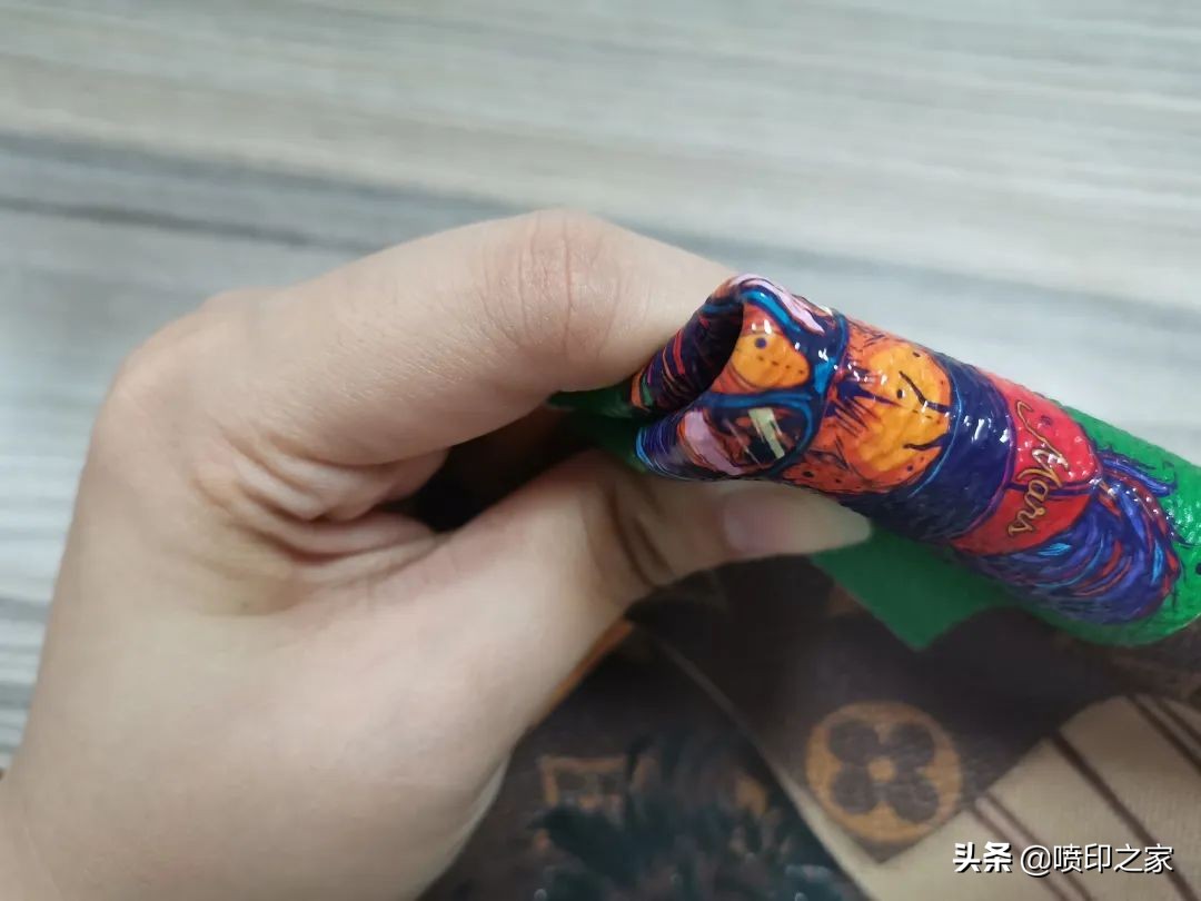 uv平板打印机打印白墨粘手,uv打印粘手