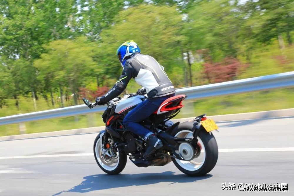 濂ュ彜鏂superveloce800,濂ュ彜鏂brutale800rr