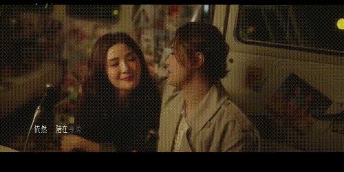 他居然靠“姐妹情YYDS”翻身了