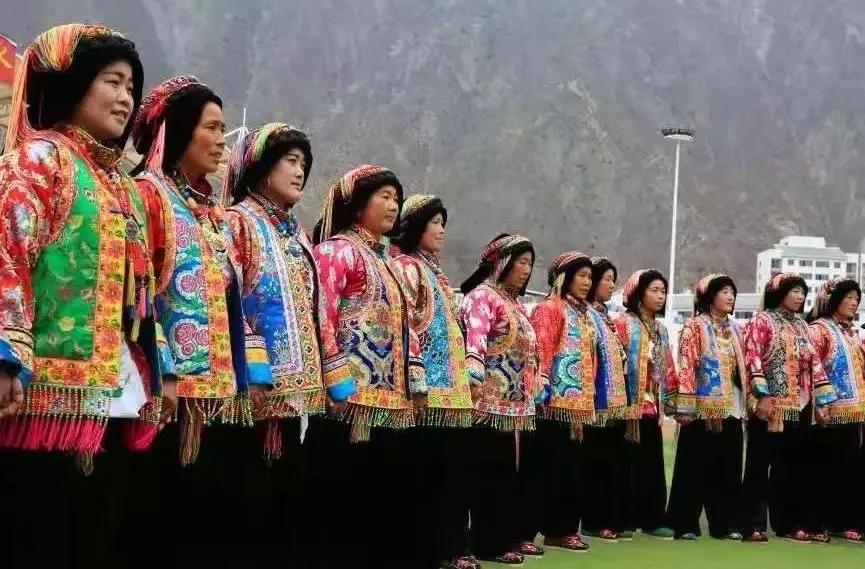 鐢樿們鐪佽垷鏇插幙钘忔棌鏈嶉グ,钘忓尯鏃呮父鏈嶉グ