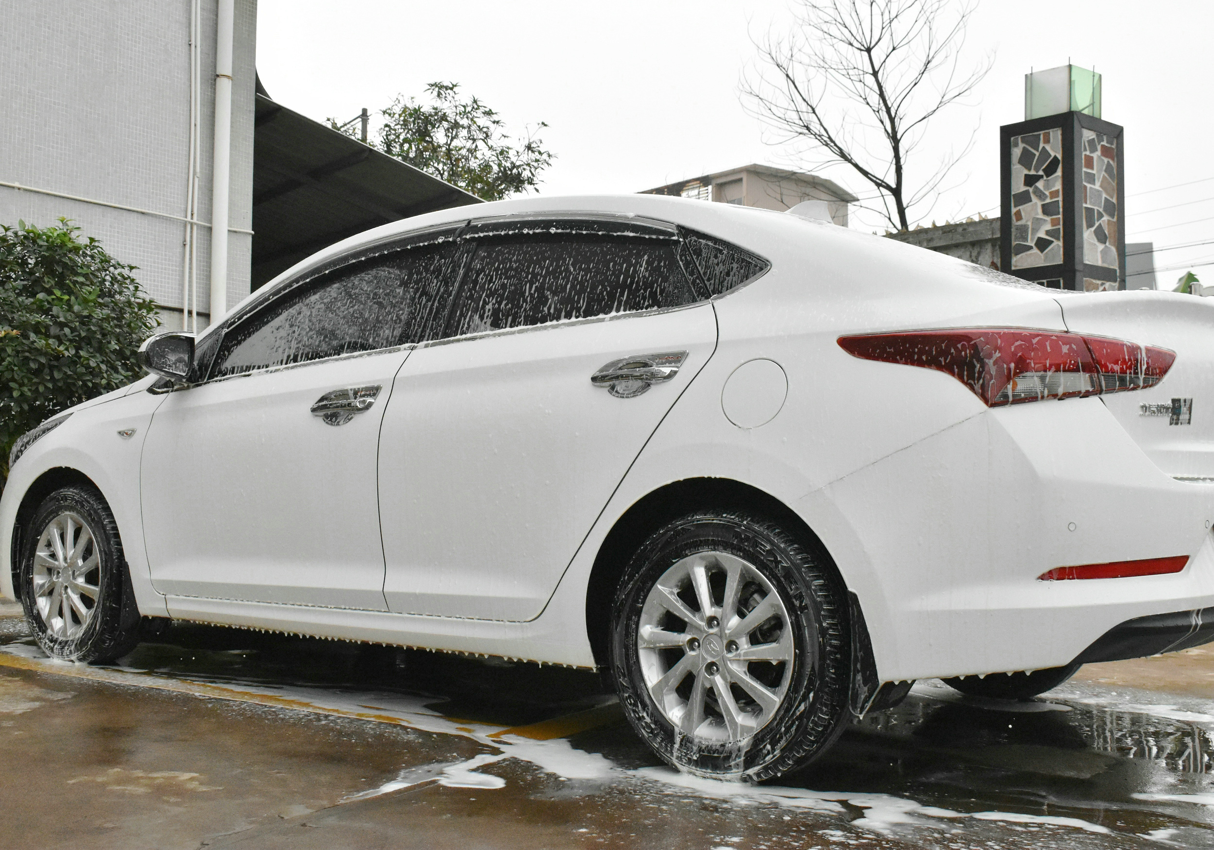 省电家用亿力锂电洗车机,亿力洗车专用水枪电池