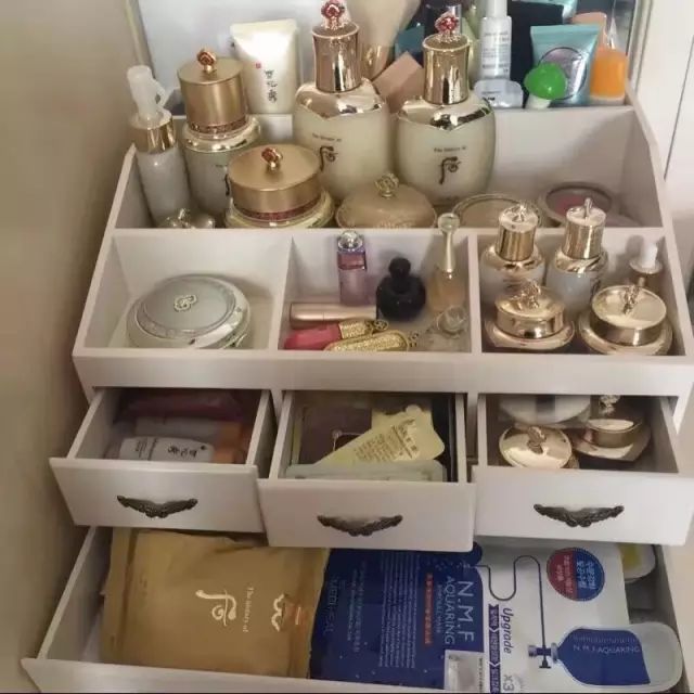 隐藏式梳妆台你见过吗,别人的梳妆台照片