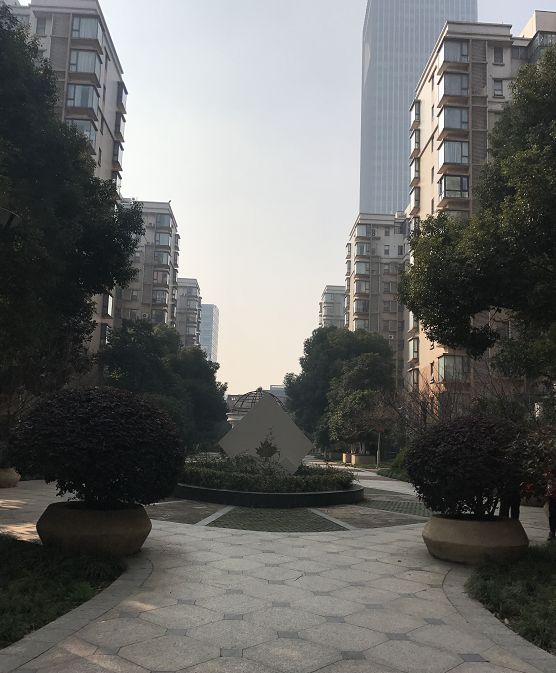 交付10年，涨幅1024%！曾经无人问津的楼盘，现在成了啥样？