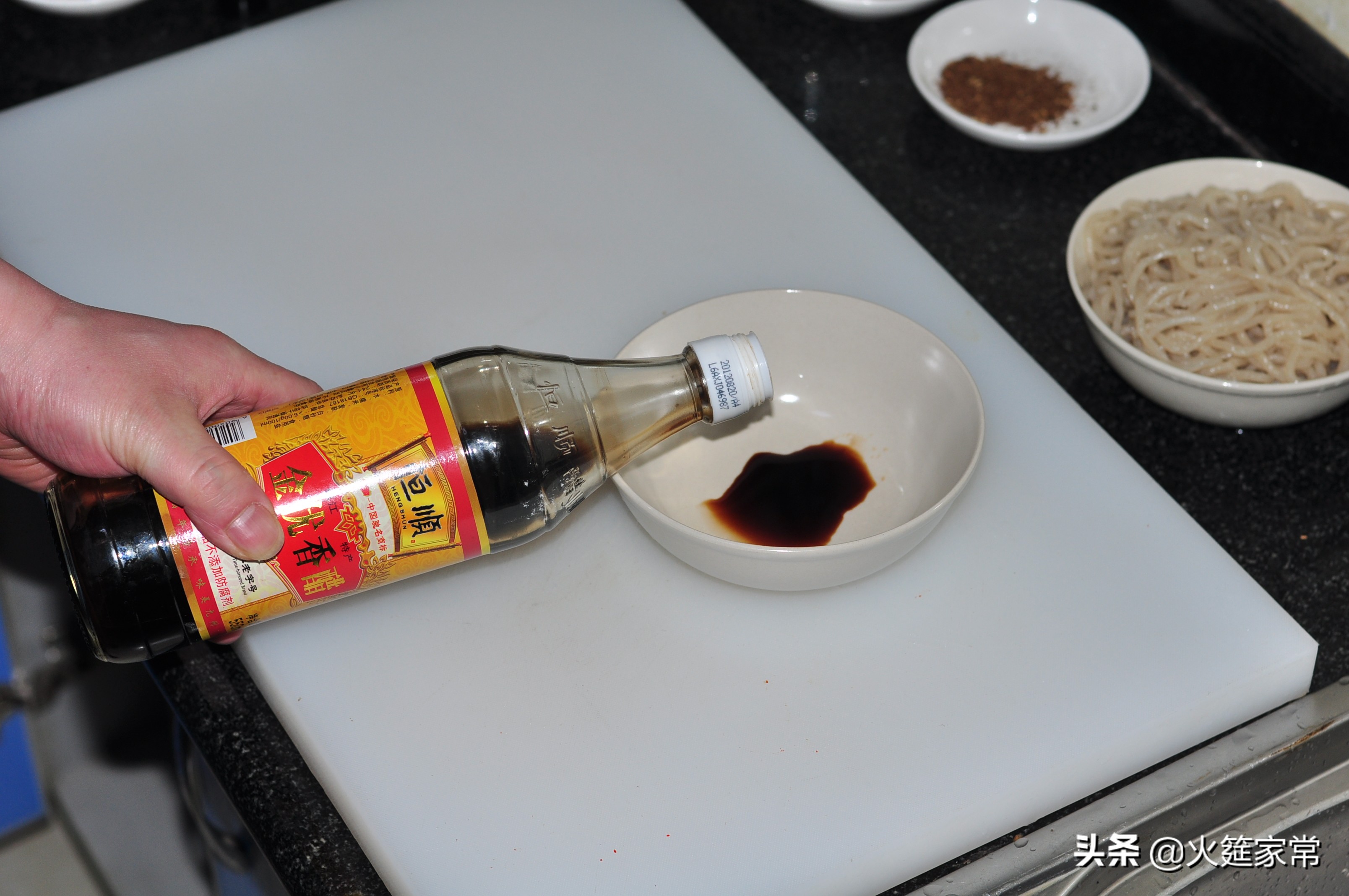 用最简单的材料做酸辣粉,香喷喷酸辣粉