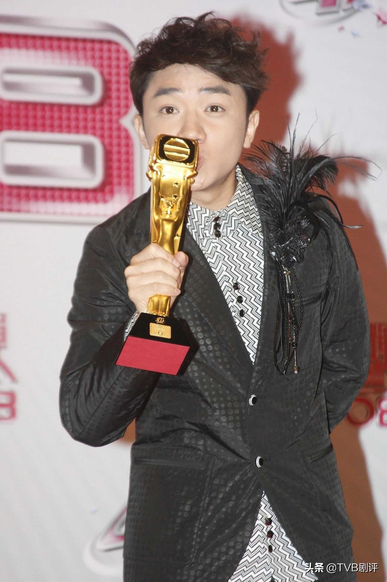 tvb颁奖典礼飞跃进步男艺员2018,tvb2021飞跃进步男艺人奖项引争议