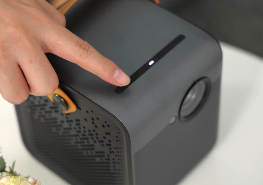 投影仪家用高清超清第一名测评,投影仪家用高清超清4k白天测评