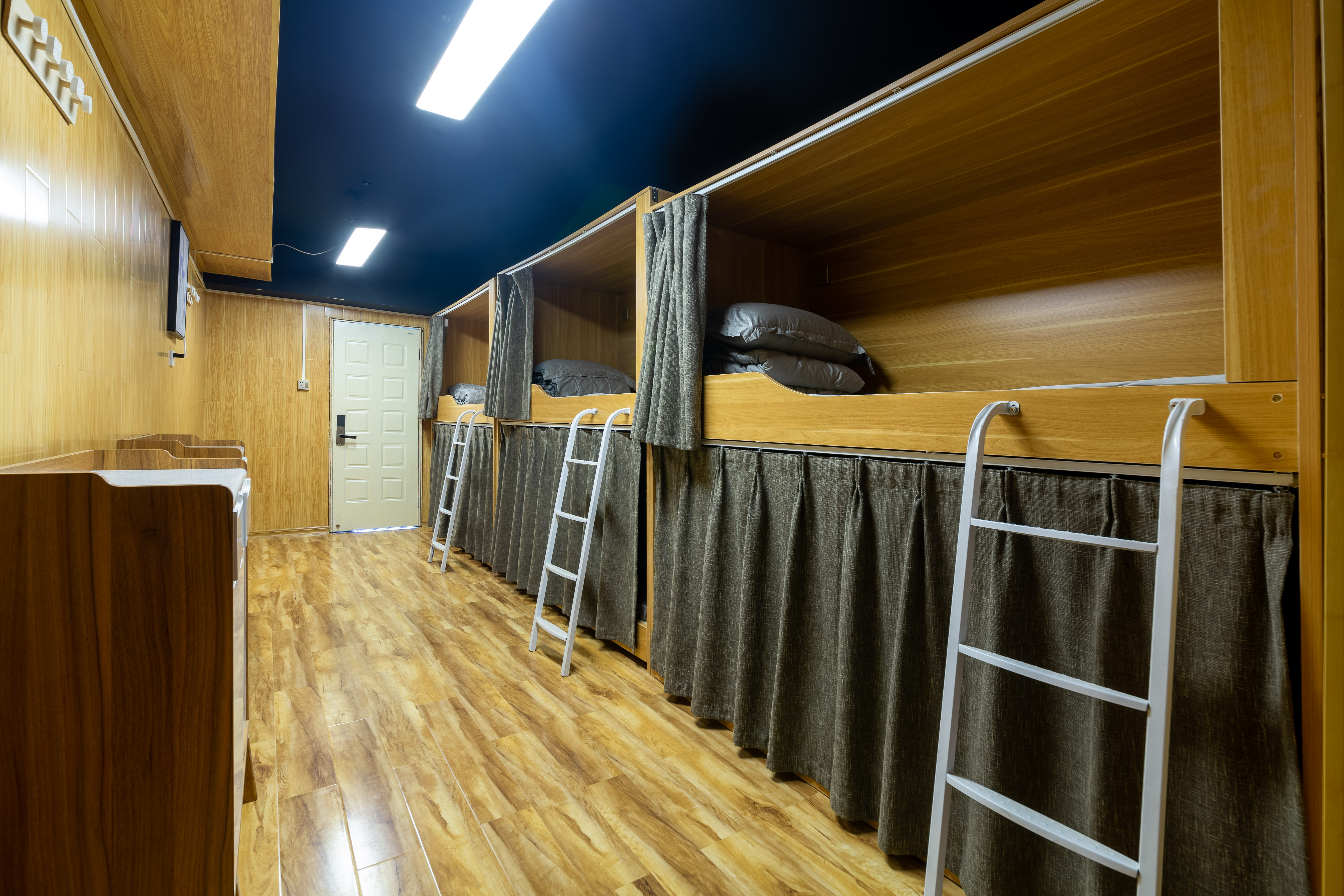 一年一轮回，百万欠款再创业又入坑？