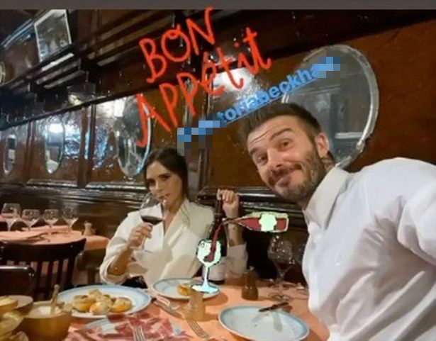 维多利亚忘情自拍，丈夫贝克汉姆网上秀恩爱，给粉丝撒狗粮