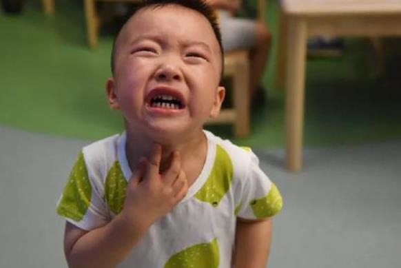 为啥中国孩子“多叛逆”？养育孩子的过程，父母多缺乏“读懂感”