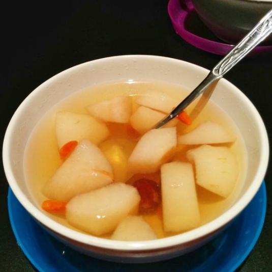 冰糖雪梨能用香梨代替吗,冰糖雪梨用什么梨子好一点