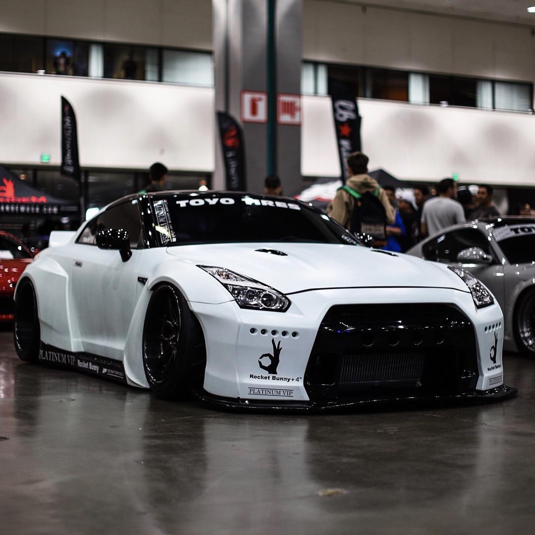 买车本田好还是三菱好,12万三菱和本田哪个车比较好