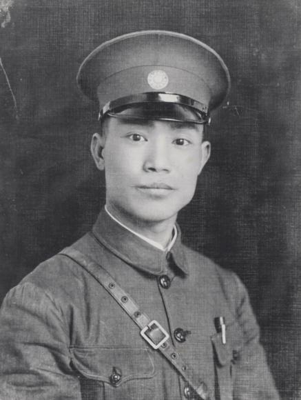 陈诚两次婚姻的是非曲直，是否可以撕去抛弃前妻的标签？