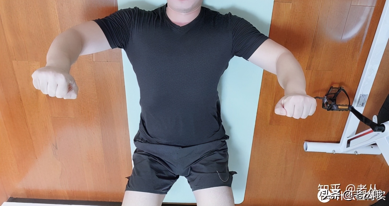 胸肌训练常见错误及纠正方法,胸肌不对称怎么调整