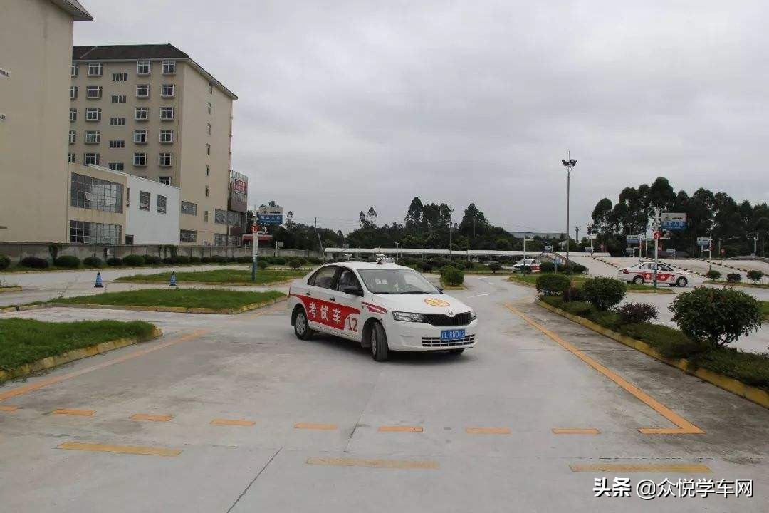 科二练车停车步骤先后顺序,练科二上车起步正确步骤
