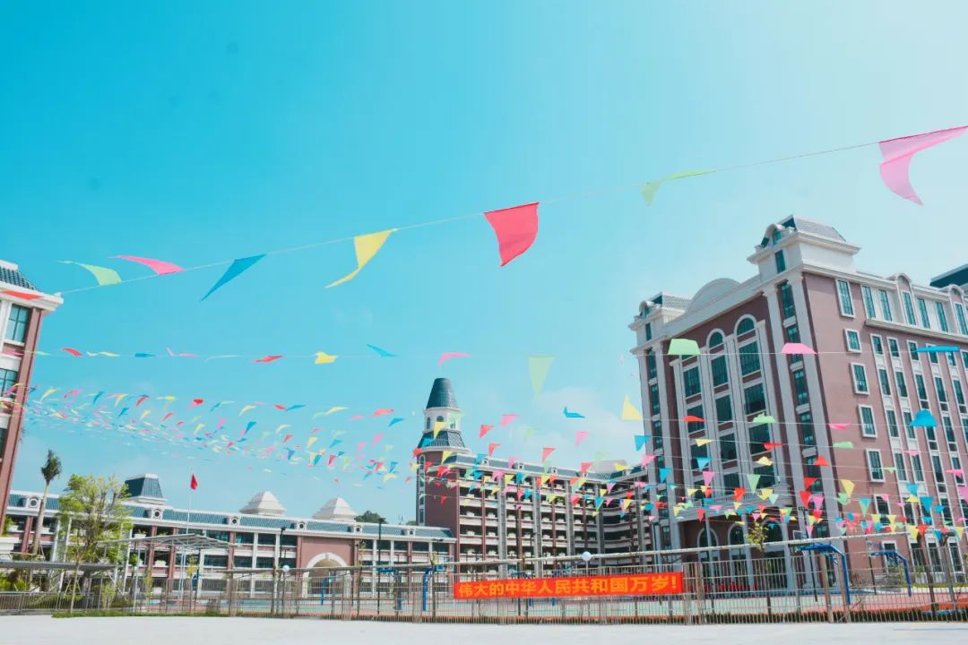 华立中英文学校是不是贵族学校,华立中英文学校升学