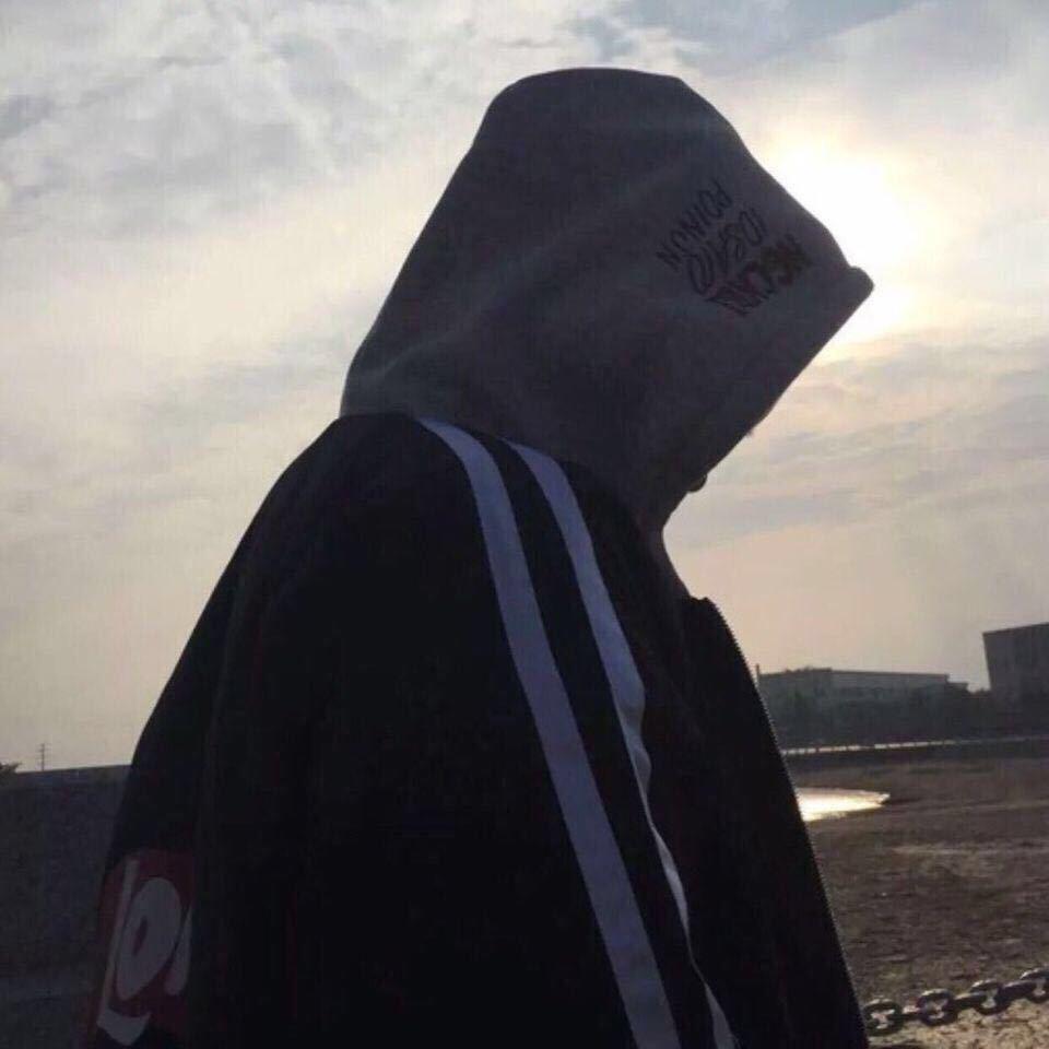 野王飞雪回归快手直播，二十多名王者主播齐聚庆祝，属实排面