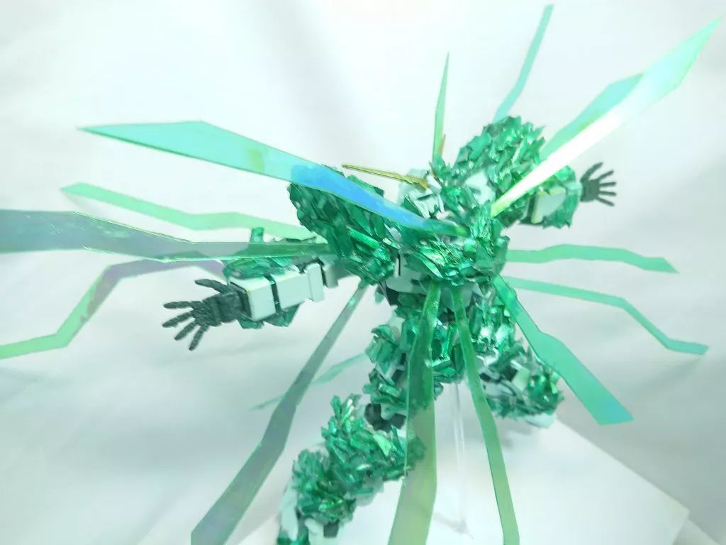 独角兽高达特效炸裂定格动画,结晶独角兽高达改造鉴赏