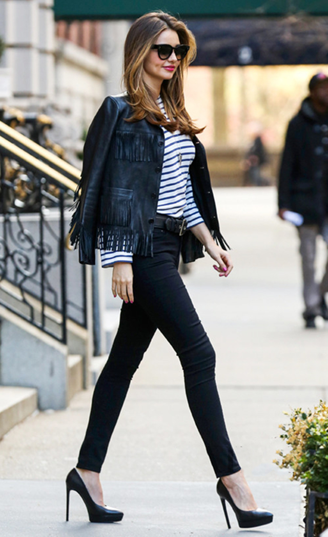 流苏最火爆款洋气女款,最近流行流苏的丝绒上衣