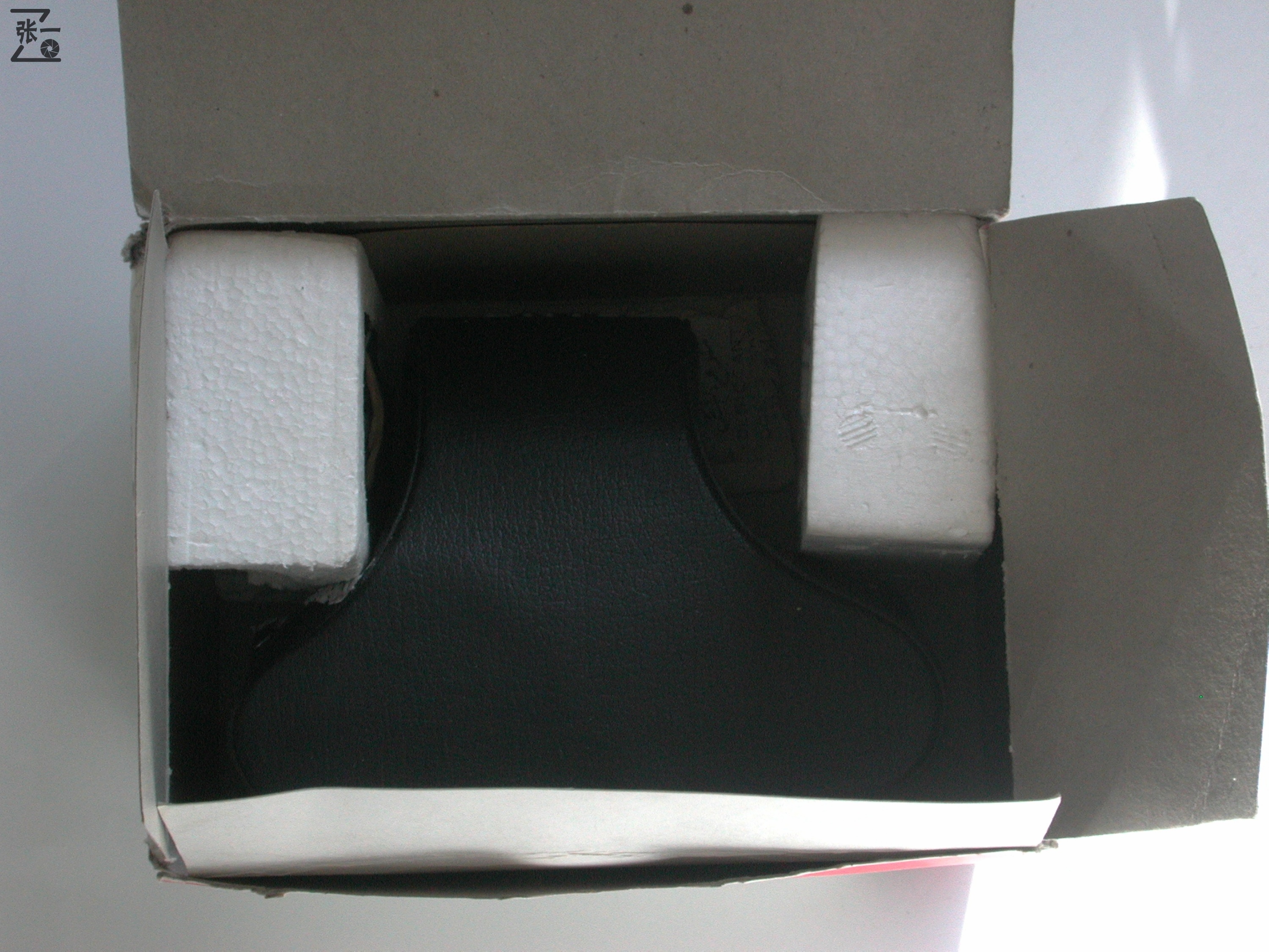 中国哈尔滨照相机厂生产的SEAMADZ2-1单反照相机