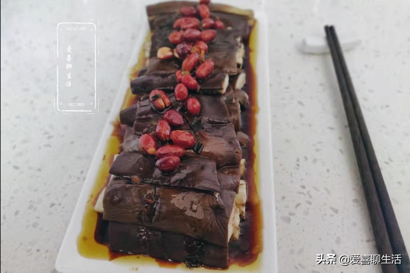 这两种食材一个脆爽一个软烂，一蒸一拌5分钟出锅，常吃对身体好