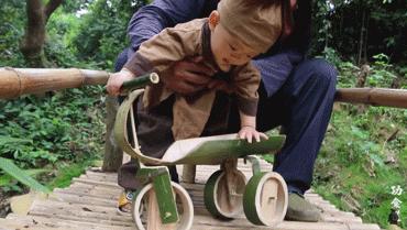 【设计篇】61岁中国大爷火爆外媒!“玩”木头让上亿老外看傻眼!