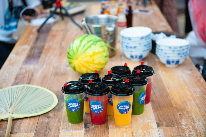 初夏品风凉饭，南北湖商玉客栈，推窗有山水