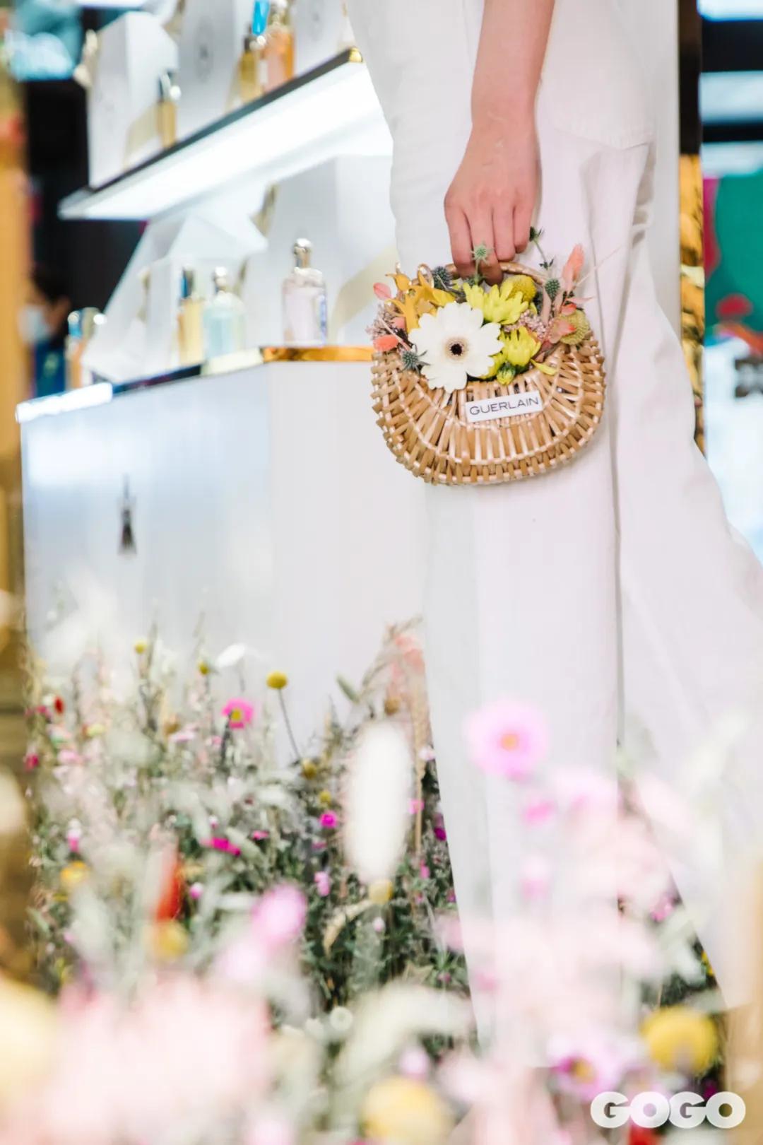 十年匠心，尽显“蜂”芒！法国娇兰绝美蜜境登陆太古汇