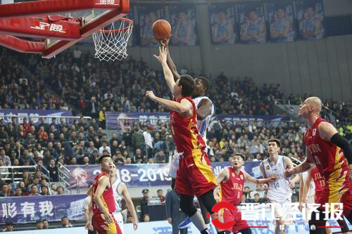 王哲林绝杀辽宁,王哲林绝杀青岛