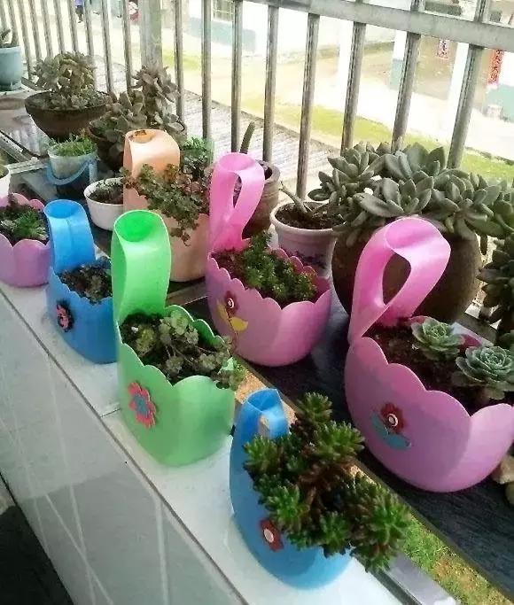 洗衣液瓶子制作天鹅花盆方法图片,洗衣液瓶变花盆生活小妙招
