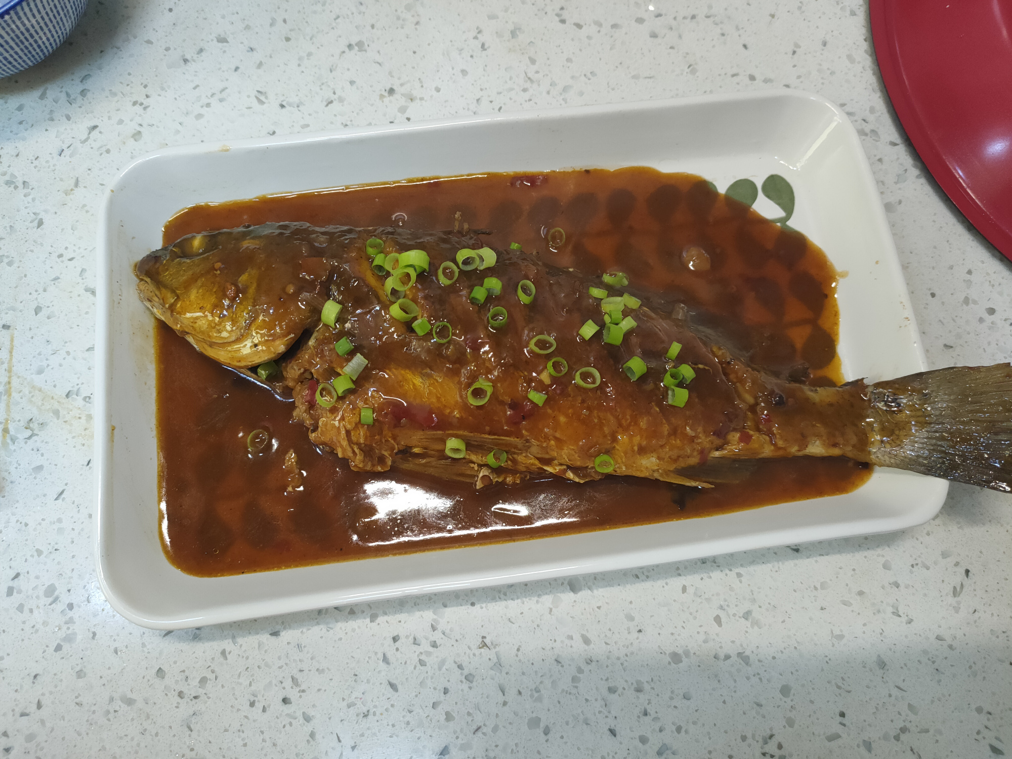 家常红烧鱼这样做不破皮鲜香无敌,不用油煎如何做出有劲道的红烧鱼