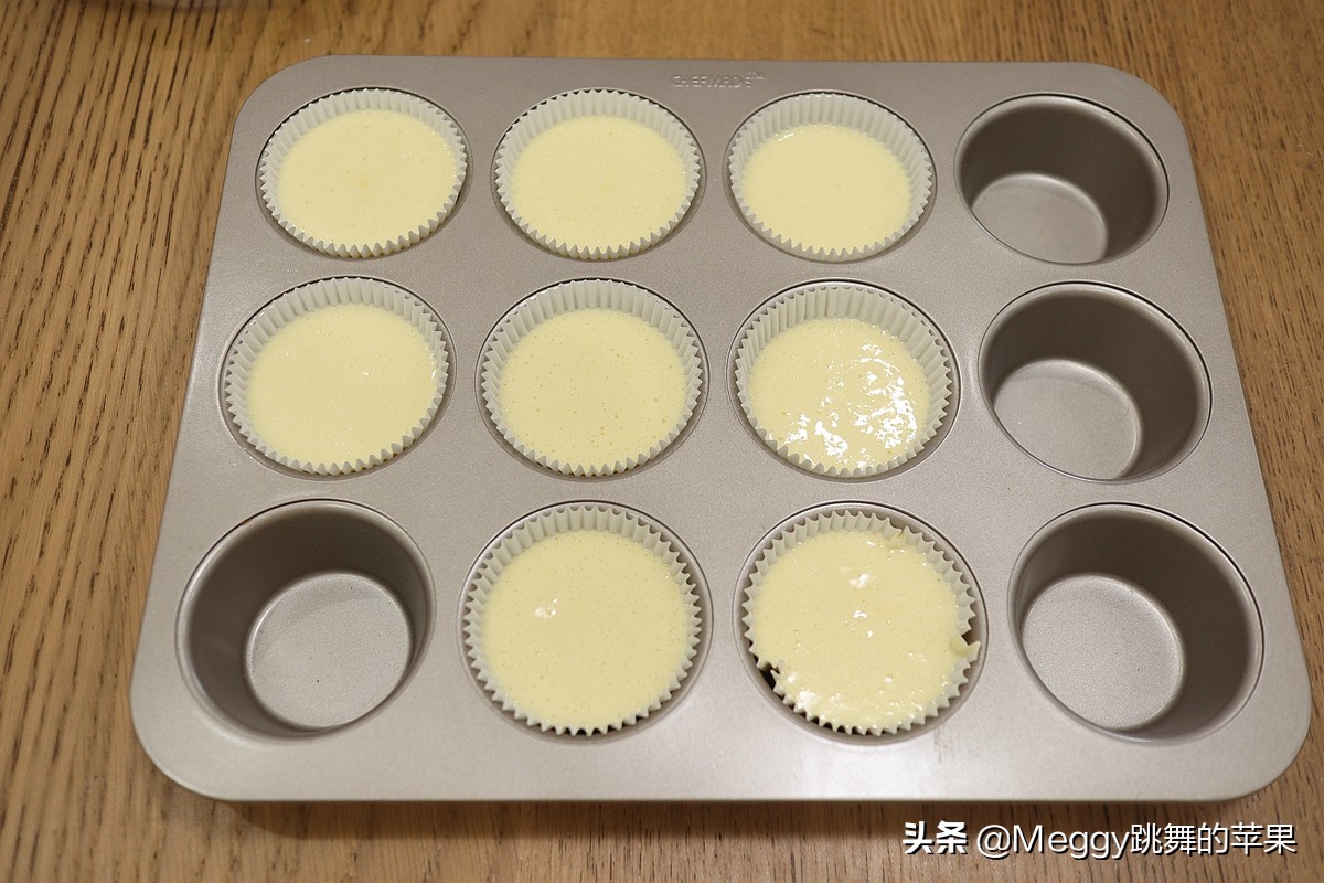 只需要鸡蛋面粉和酸奶做的蛋糕,用一个鸡蛋和蛋糕粉做早餐